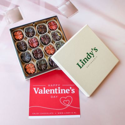 Geschenkdoos Valentijn Vegan | 16 smaken bonbons