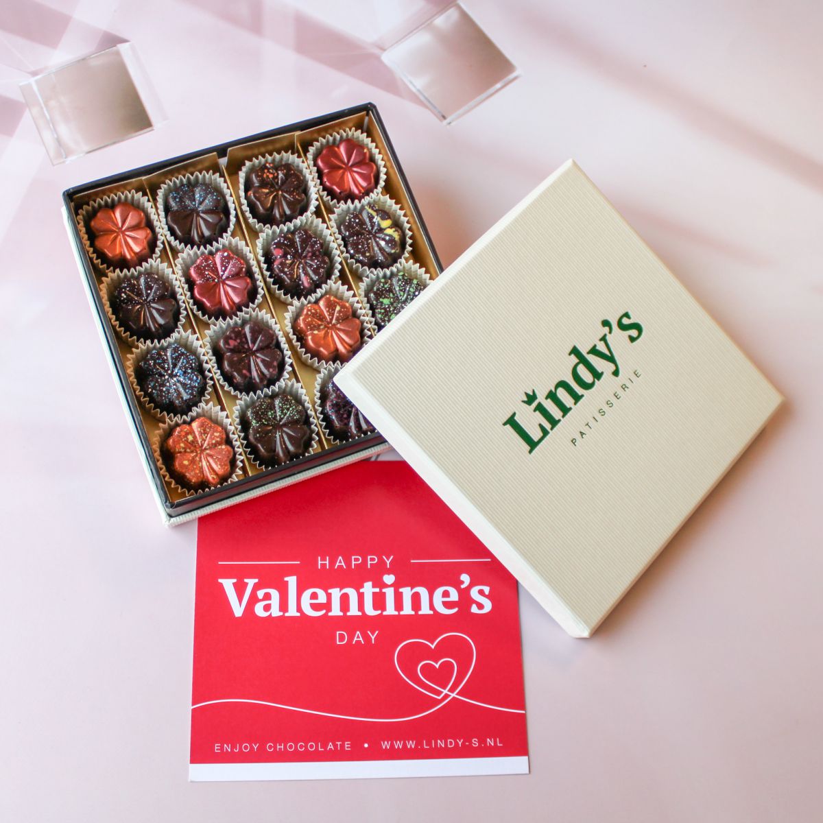 geschenkdoos valentijn vegan 16 smaken bonbons
